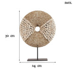 Natúr fehér kagylókból készült, kör alakú kagyló dekoráció fekete fémállvánnyal méretekkel