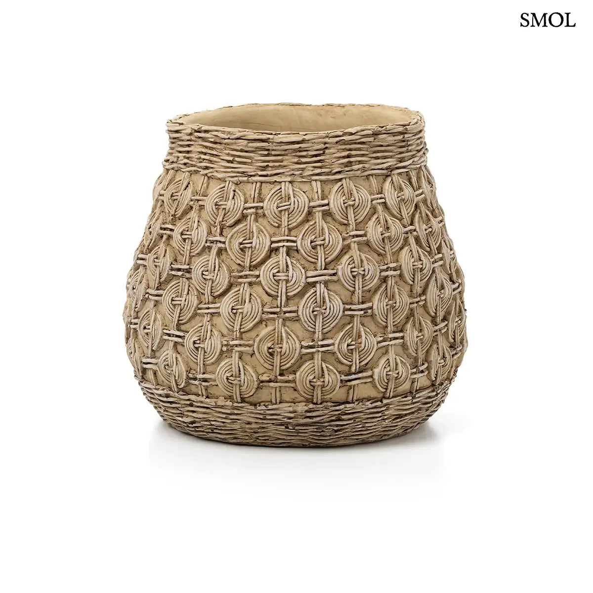KNOT beton kaspó XL méret, csomó mintás felülettel – 28,3 × 25 cm, fehér háttérrel