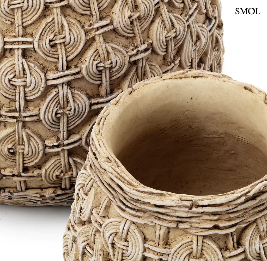 KNOT beton kaspó XL méret, csomó mintás felülettel – 28,3 × 25 cm, nagyítva