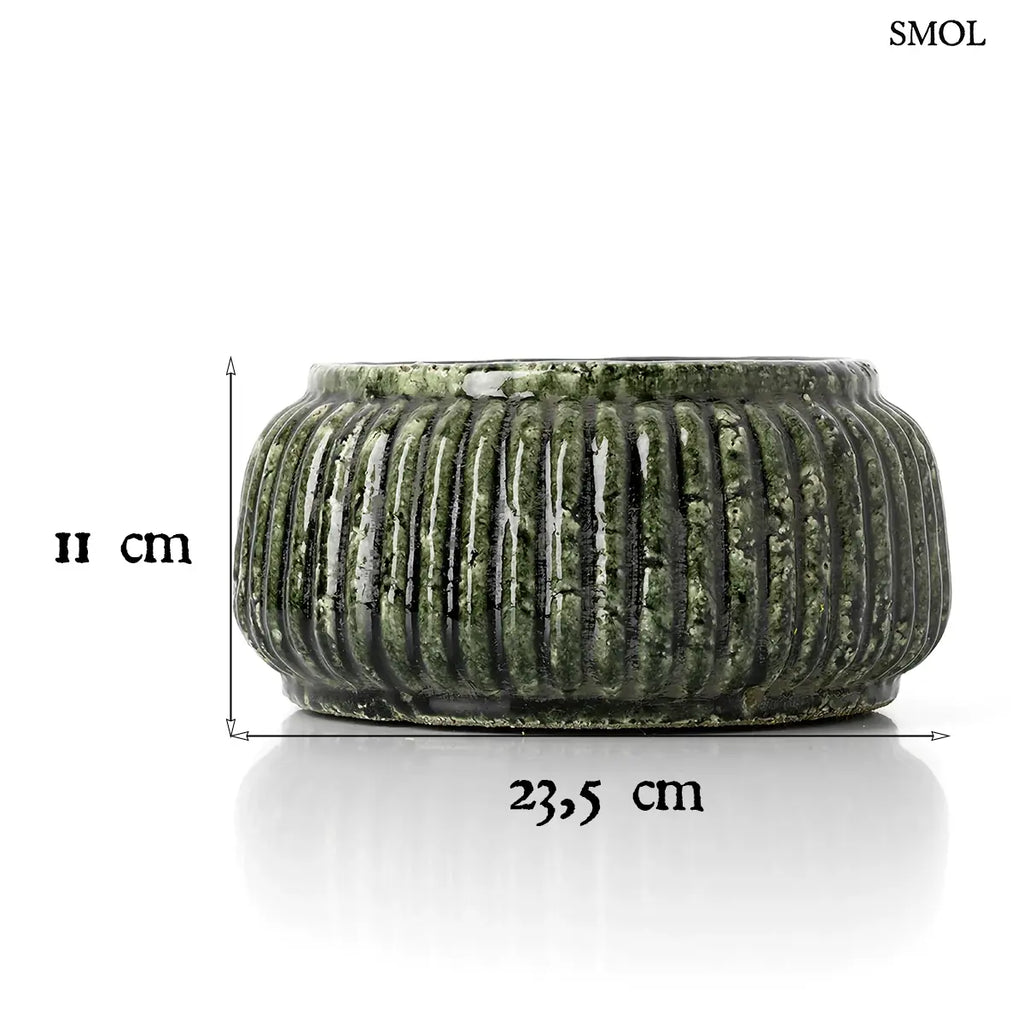  FOREST RIBBED LOW kaspó bordázott felülettel, erdőzöld színben, 23,5 × 11 × 23,5 cm, méretekkel
