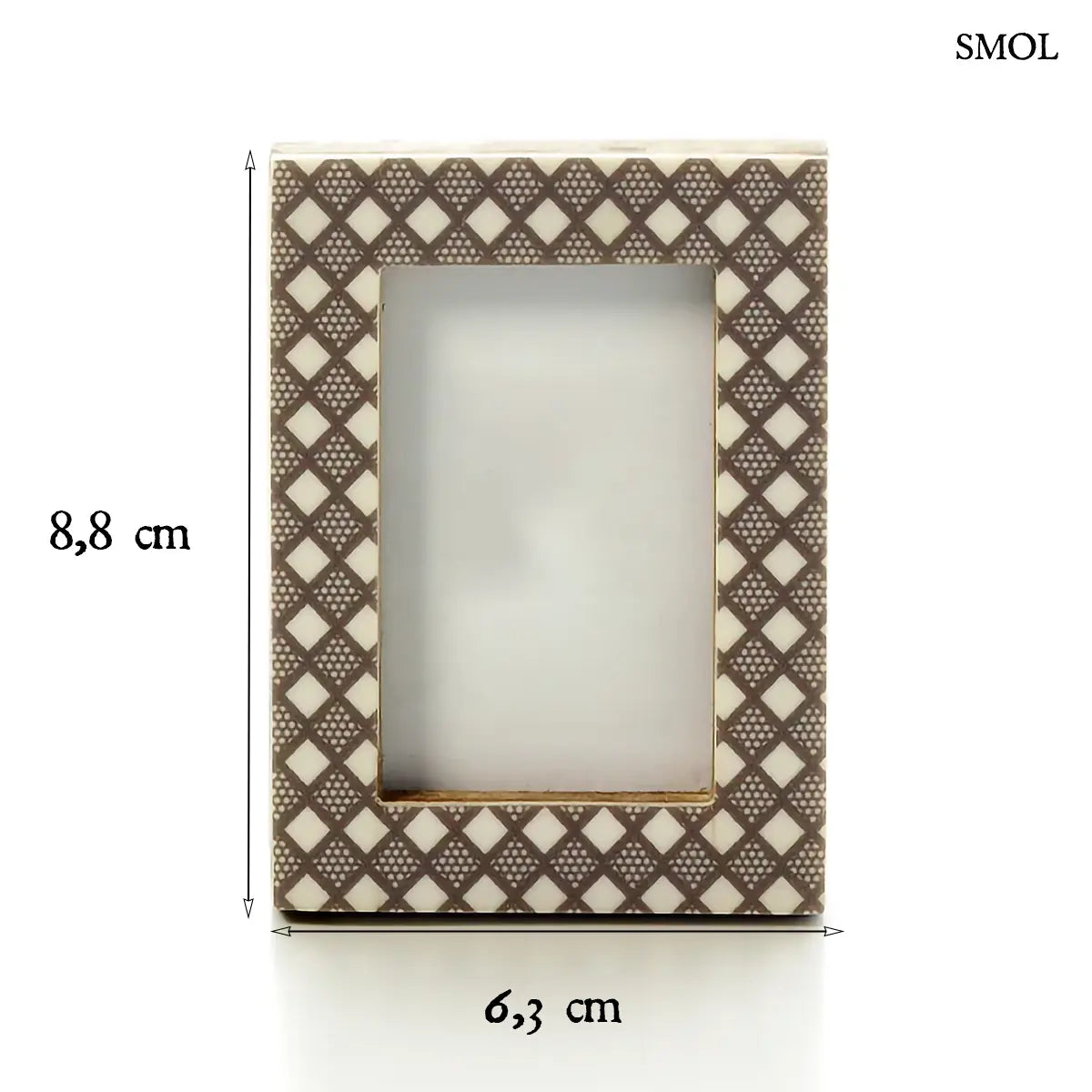 DIAMOND CUT képkeret gyémánt mintás felülettel, fehér-barna színben, 5x7 cm fotóhoz, méretekkel