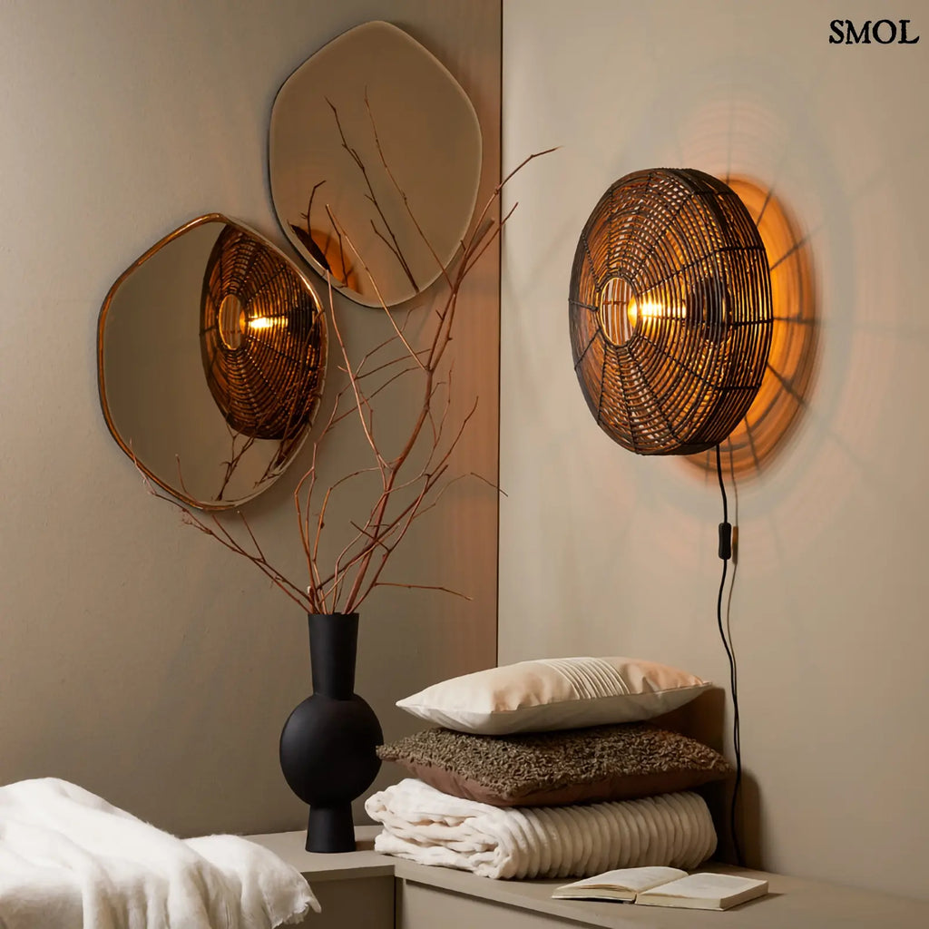 Kerek Rattan falilámpa – fekete | ALER | SMOL - tükrökkel, párnákkal