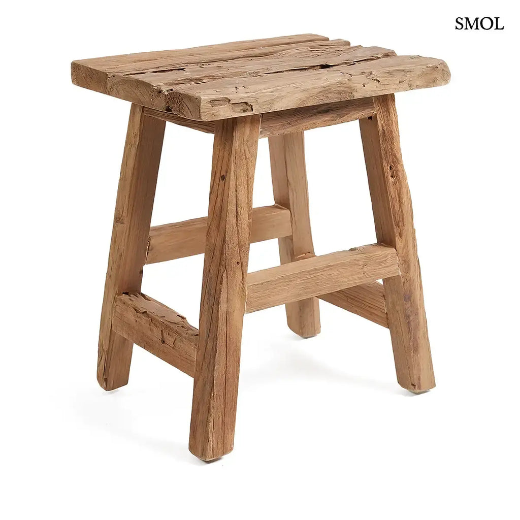 YOKE STOOL natúr újrahasznosított teak ülőke és kisasztal, fehér háttérrel