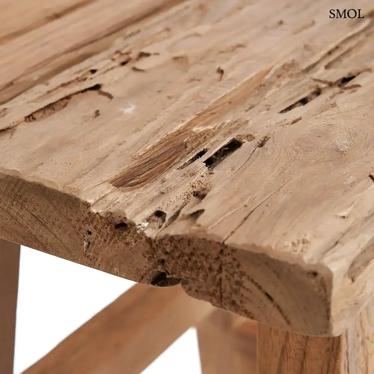 YOKE STOOL natúr újrahasznosított teak ülőke és kisasztal, asztallap nagyítva