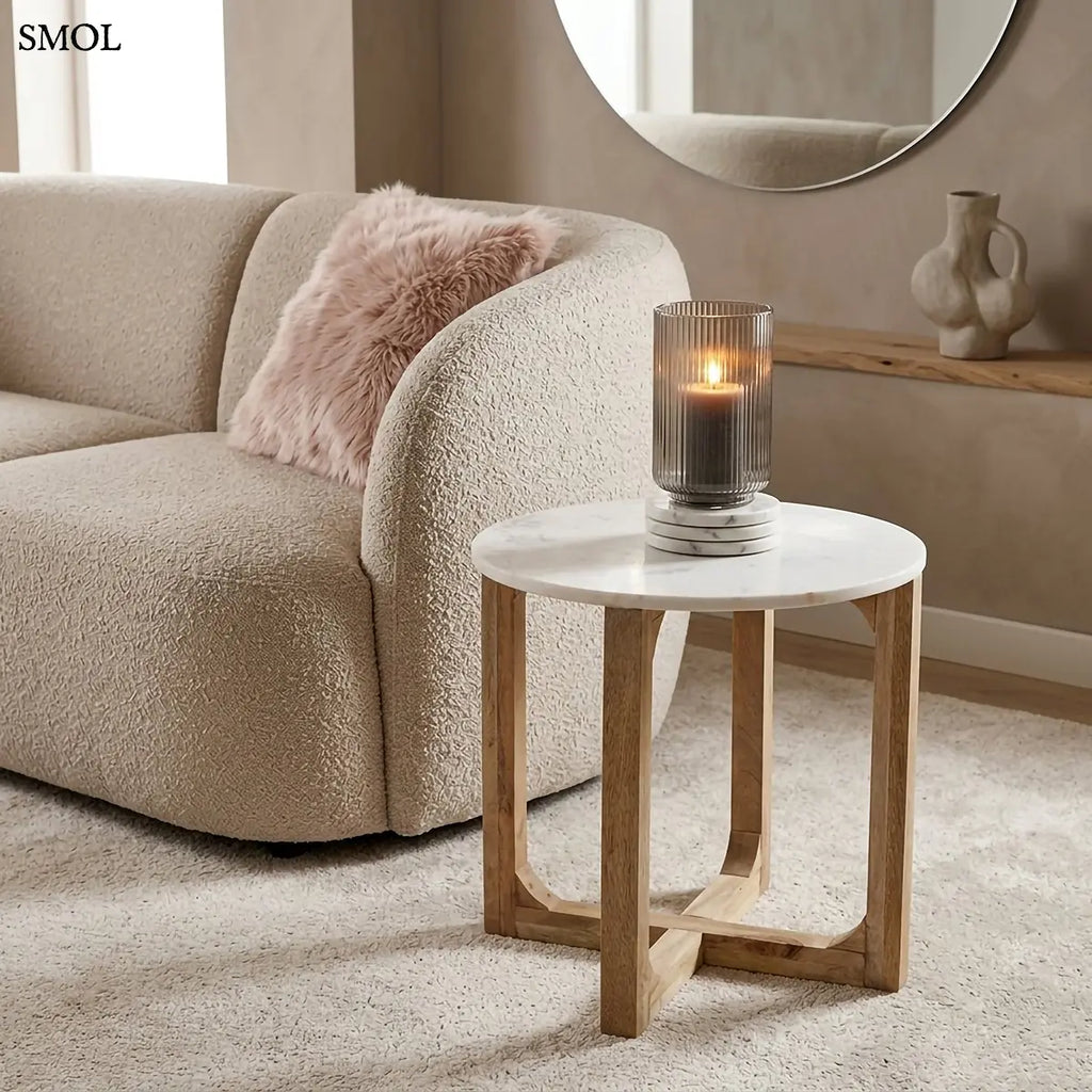 MARBLE kerek kisasztal fehér márvány lappal és fa kereszttalppal – 50 × 50 cm, kanapé mellett, gyertyával