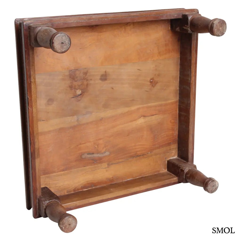 FACTORY PATA alacsony kisasztal újrahasznosított fából, L méret – 46 × 18 × 46 cm, alulról