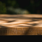 Halszálka mintás, összecsukható konzol asztal, natúr teakfa lappal és fekete fém vázzal oldalról nagyítva