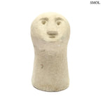 Sumba kőszobor: kézzel faragott indonéz homokkő dekoráció, fehér háttérrel