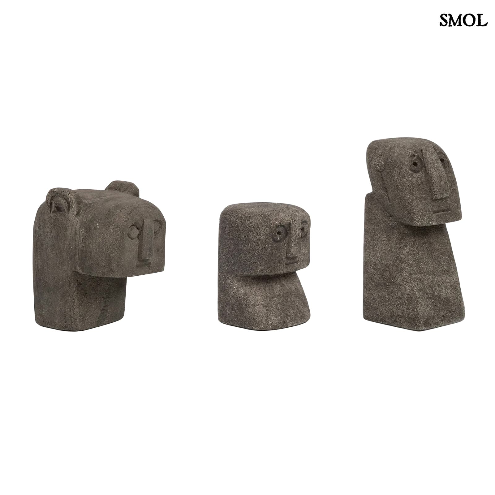 Kőszobor - szürke, 11 cm | SUMBA25 - smol.hu - három kőszobor, ferdén