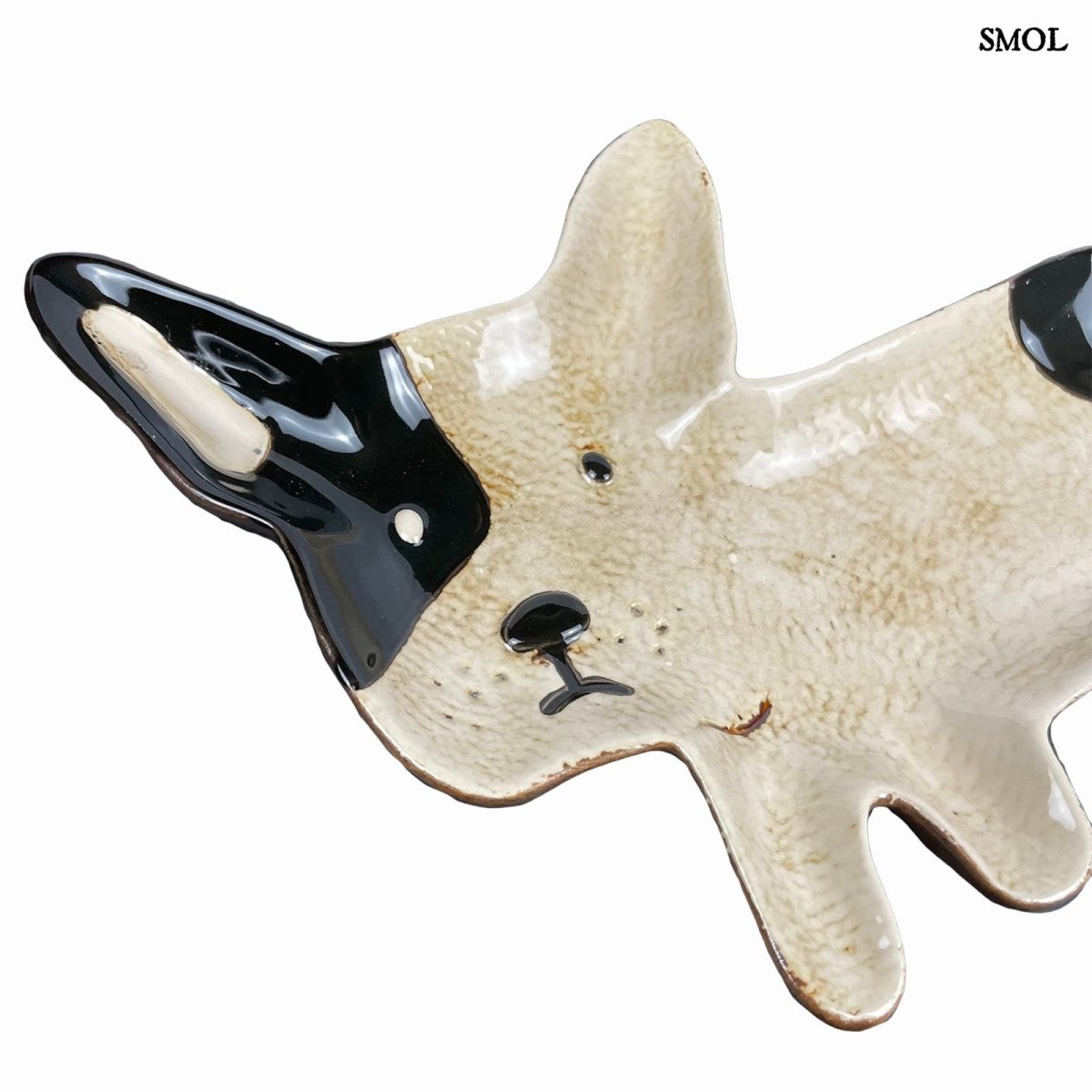 Egyedi, fekete foltos fehér kutyás dísztál és kerámia ékszertartó, nagyítva