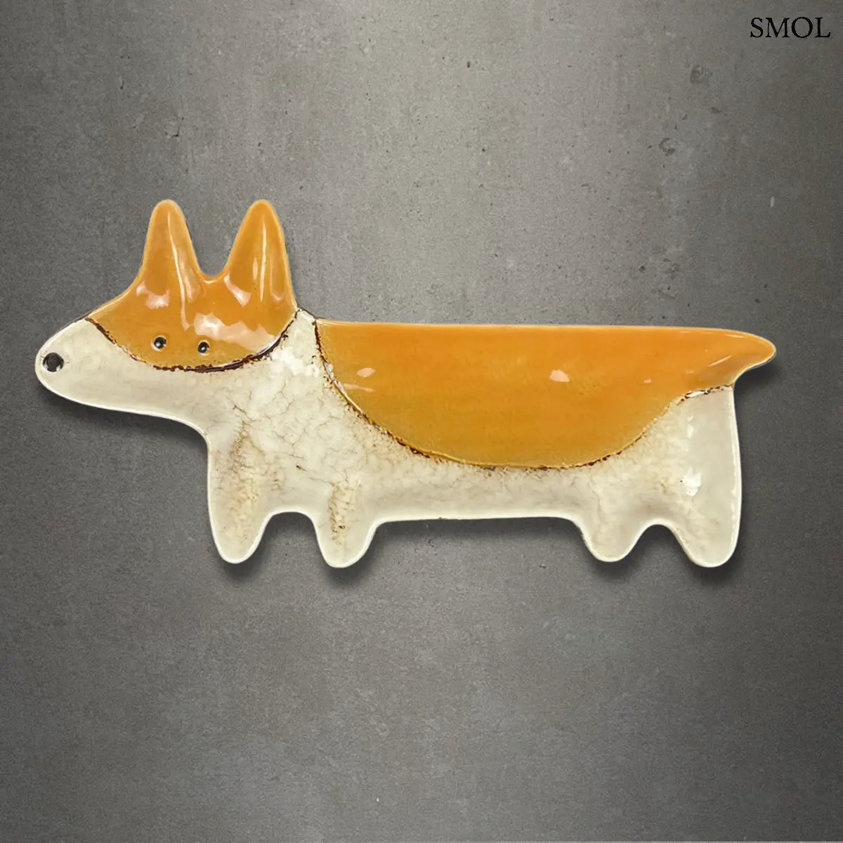 Napsárga foltos kutyás dísztál és ékszertartó kézműves kerámiából, szürke háttérrel