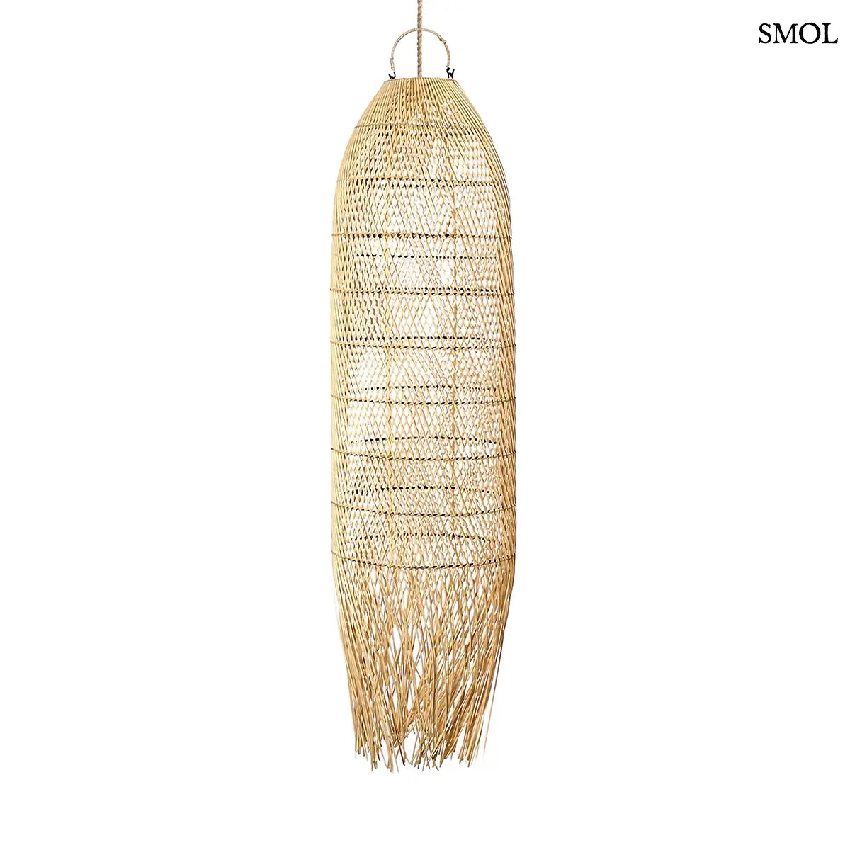 SQUID rattan lámpaernyő természetes színben, L méret – 30 × 110 cm, fehér háttérrel