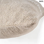 lenvászon díszpárnahuzat natúr fehér színben, kézzel készült, középen díszített, sarok nagyítva