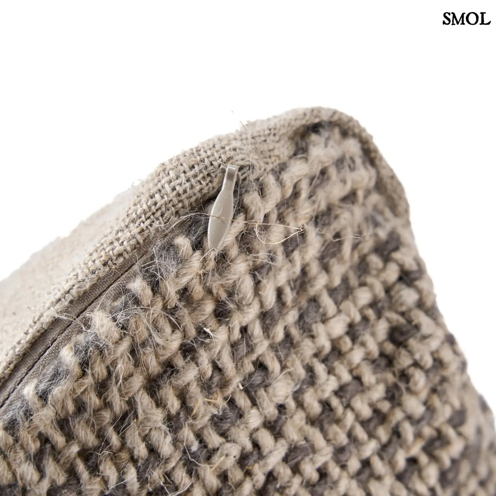 Lenvászon díszpárnahuzat – natúr-fekete | LINEN GRAIN | SMOL - cipzár