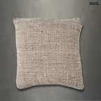 Lenvászon díszpárnahuzat – natúr-fekete | LINEN GRAIN | szürke háttérrel