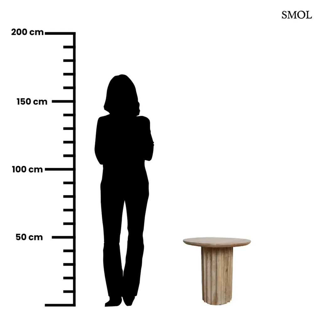 Natúr mangófa kisasztal bordázott kézzel vágott lábakkal, 50 cm, méretarányosan