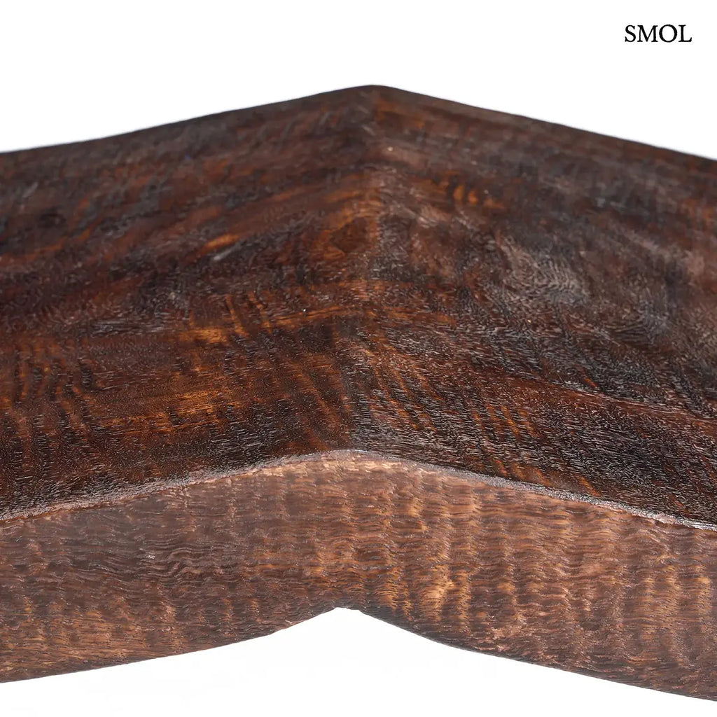 LOMBOK WAVE M hullámformájú mangófa pad sötét dió színben – 155 × 50 × 35 cm, vastagság