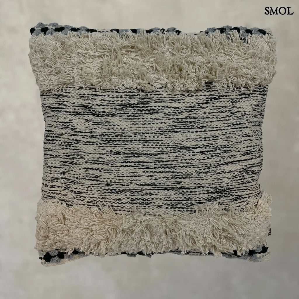 Pamut Díszpárna - szürke-natúr, 45x45 | MOIRA | SMOL - szürke háttérrel