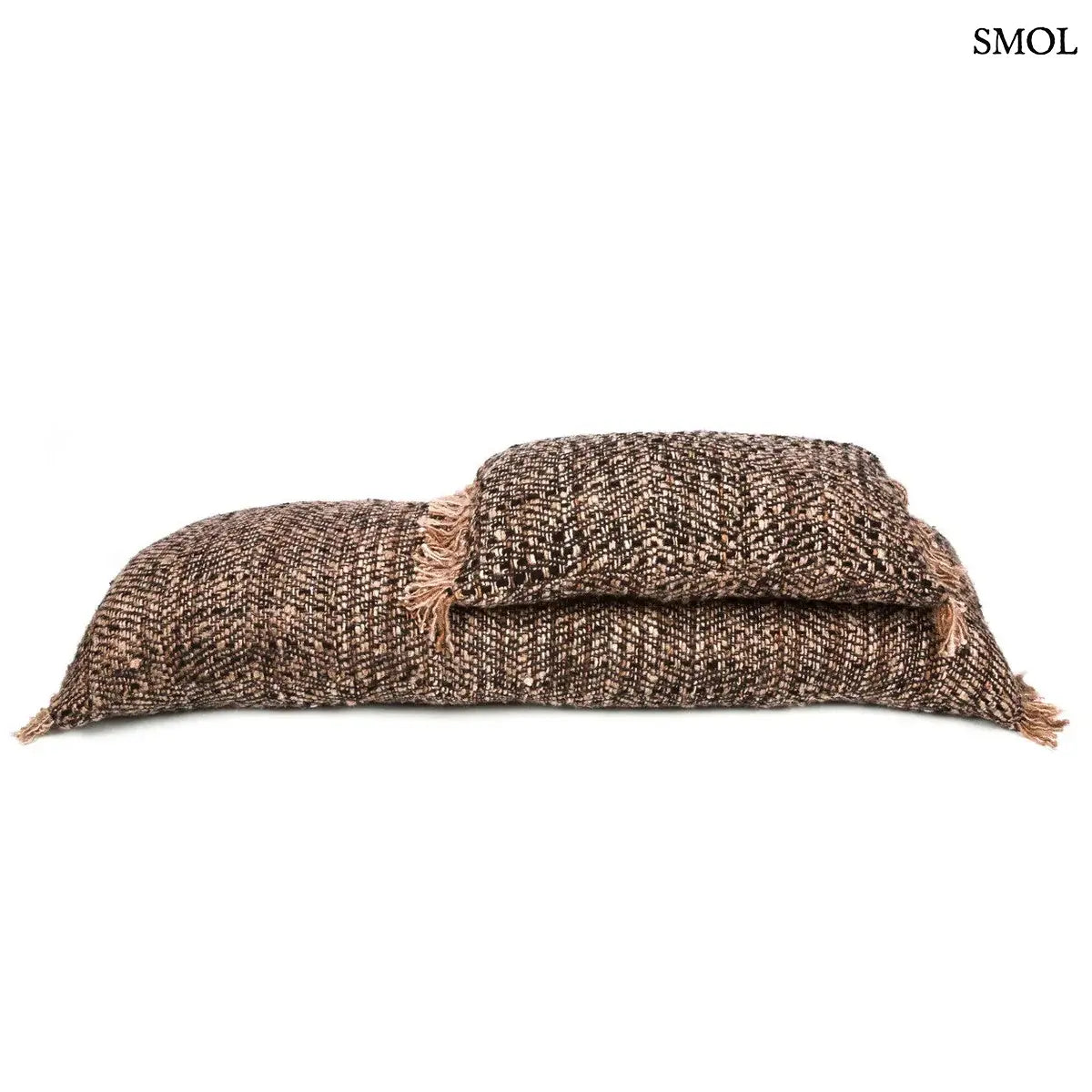 Hosszú fekete-réz pamut díszpárnahuzat absztrakt mintával, két méretben, egymáson