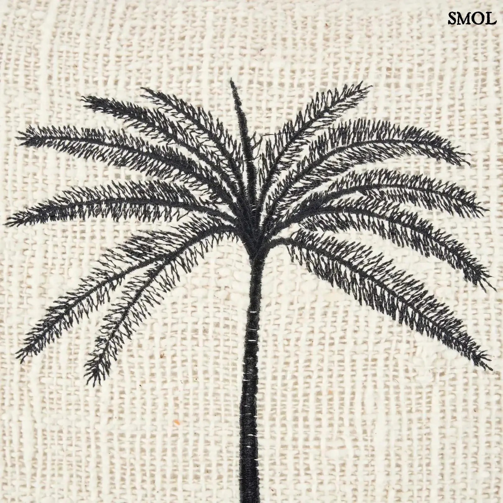 Pamut díszpárnahuzat natúr bézs alapon fekete pálmafa mintával, pálmafa hímzés nagyítva