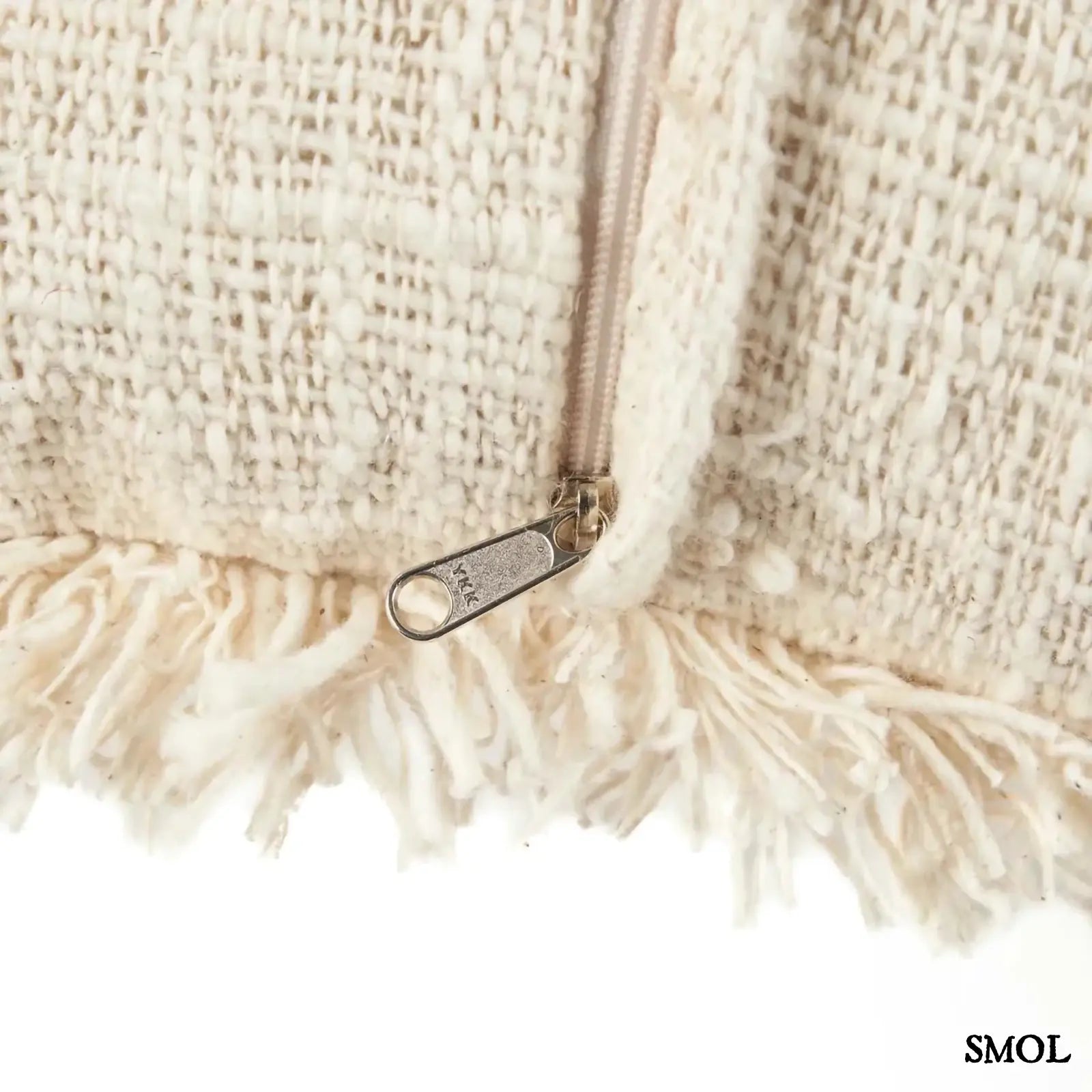 Pamut díszpárnahuzat natúr bézs alapon fekete pálmafa mintával, cipzár nagyítva