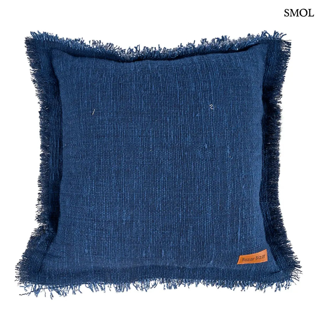 Kék díszpárnahuzat rojtos szegéllyel, 50x50 cm méretben, prémium pamut-vászon anyagból, hátulról