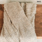 Pamut Pléd – Kézzel szőtt, bézs| PLAID | SMOL -  padon, nagyítva