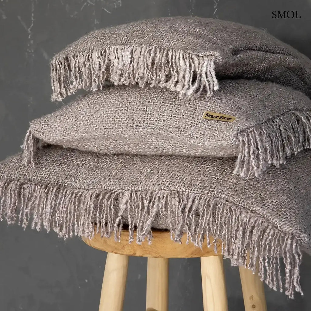  Szürke pamut díszpárnahuzat rojtos szegéllyel, 60×60 cm, több méretben, egymáson