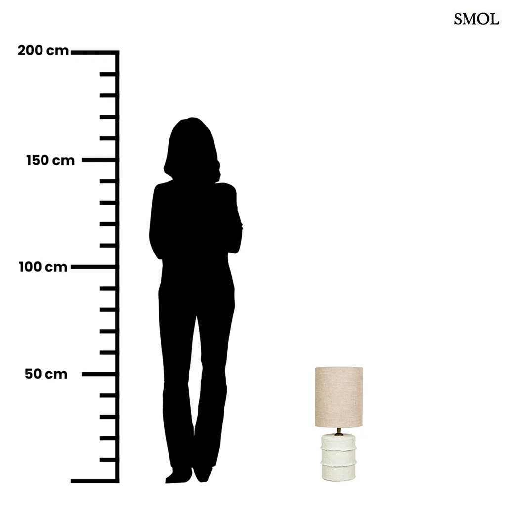 Rusztikus fehér papírmasé asztali lámpa hengeres natúr vászon lámpabúrával, méretarányosan