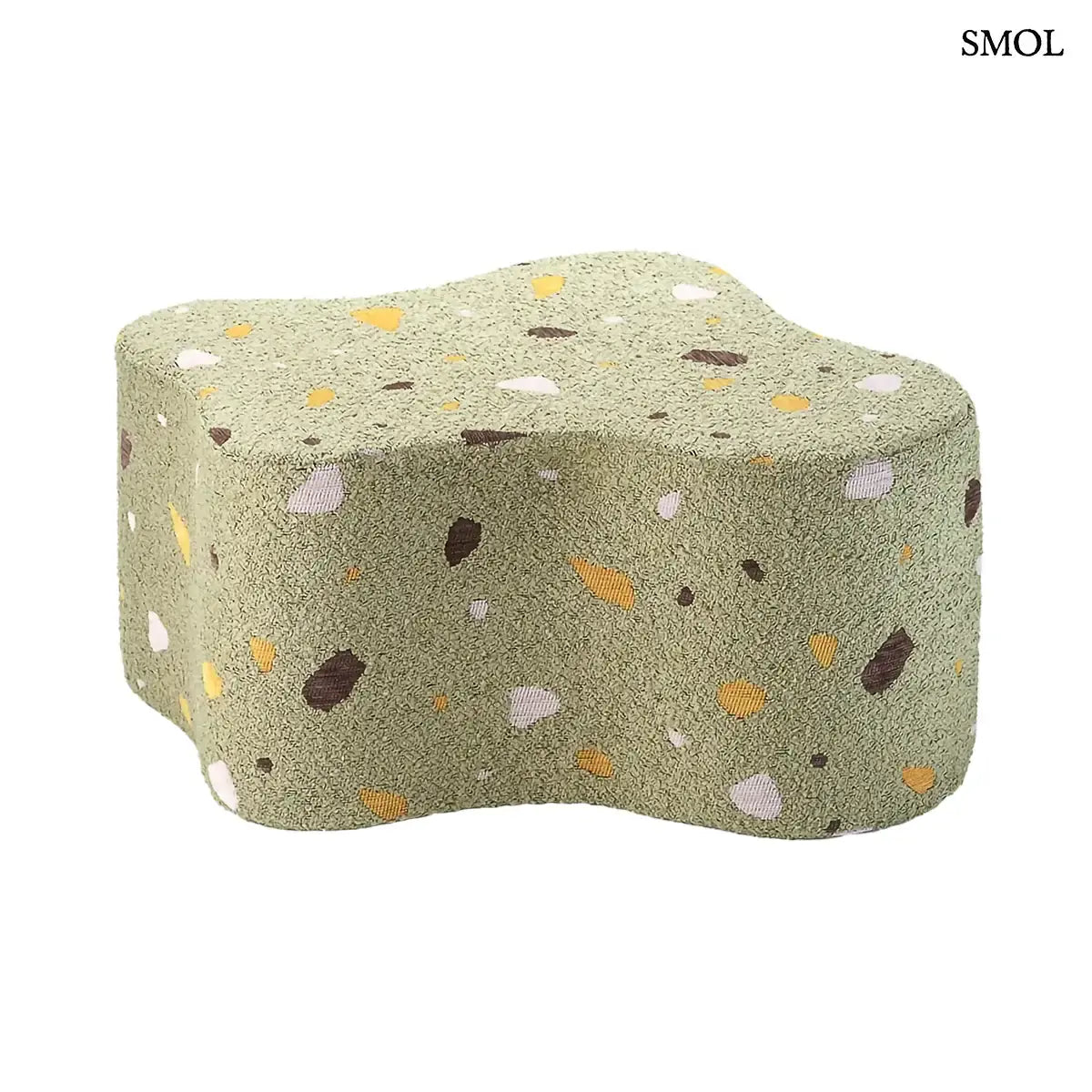 TERRAZZO MOSS mohazöld terrazzo mintás felhő alakú puff, fehér háttérrel