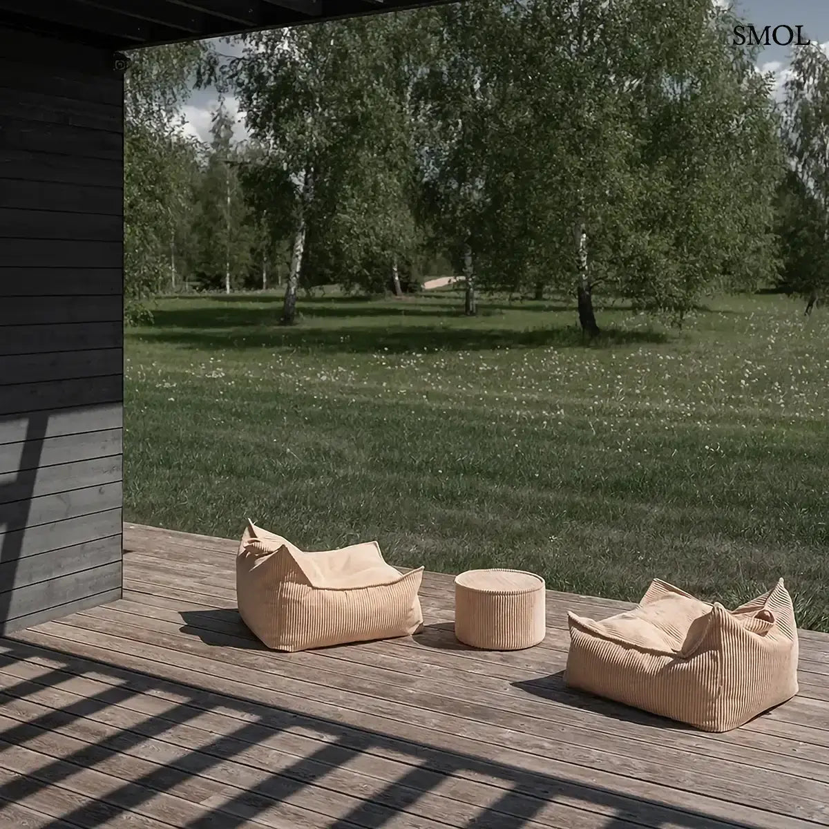 BROWN SUGAR barnacukor bordás kordbársony henger puff, fedett teraszon