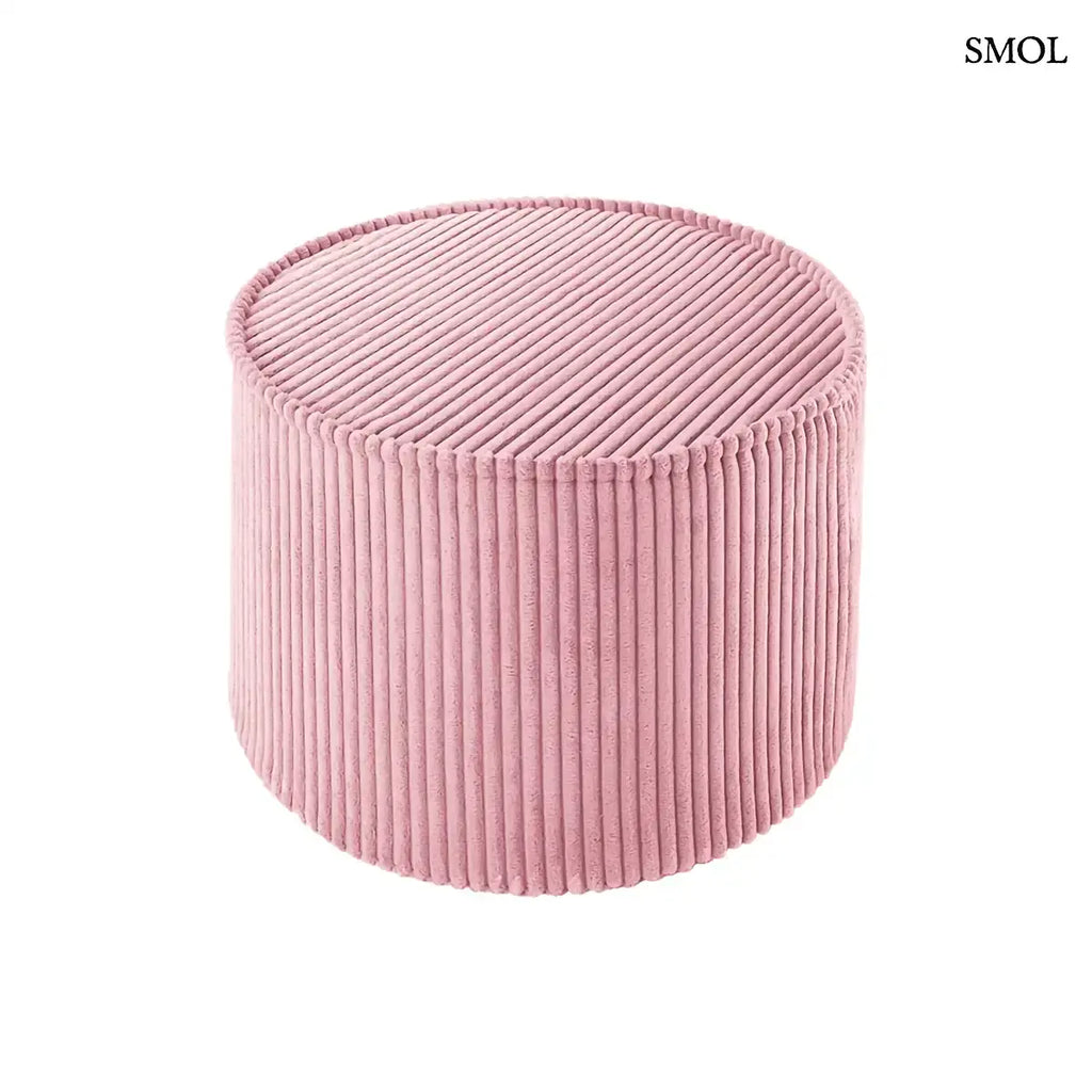 PINK MOUSSE púderrózsaszín bordás kordbársony henger puff, fehér háttérrel