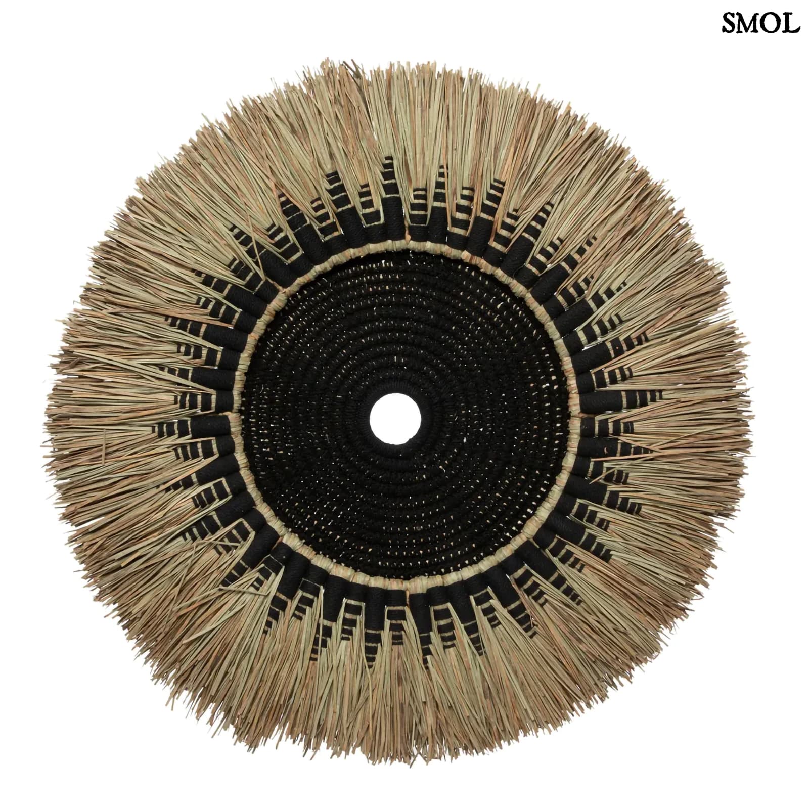 RAFFIA MACRAME, fekete-natúr raffia makramé falidísz, ⌀60 cm - smol.hu - fehér háttérrel
