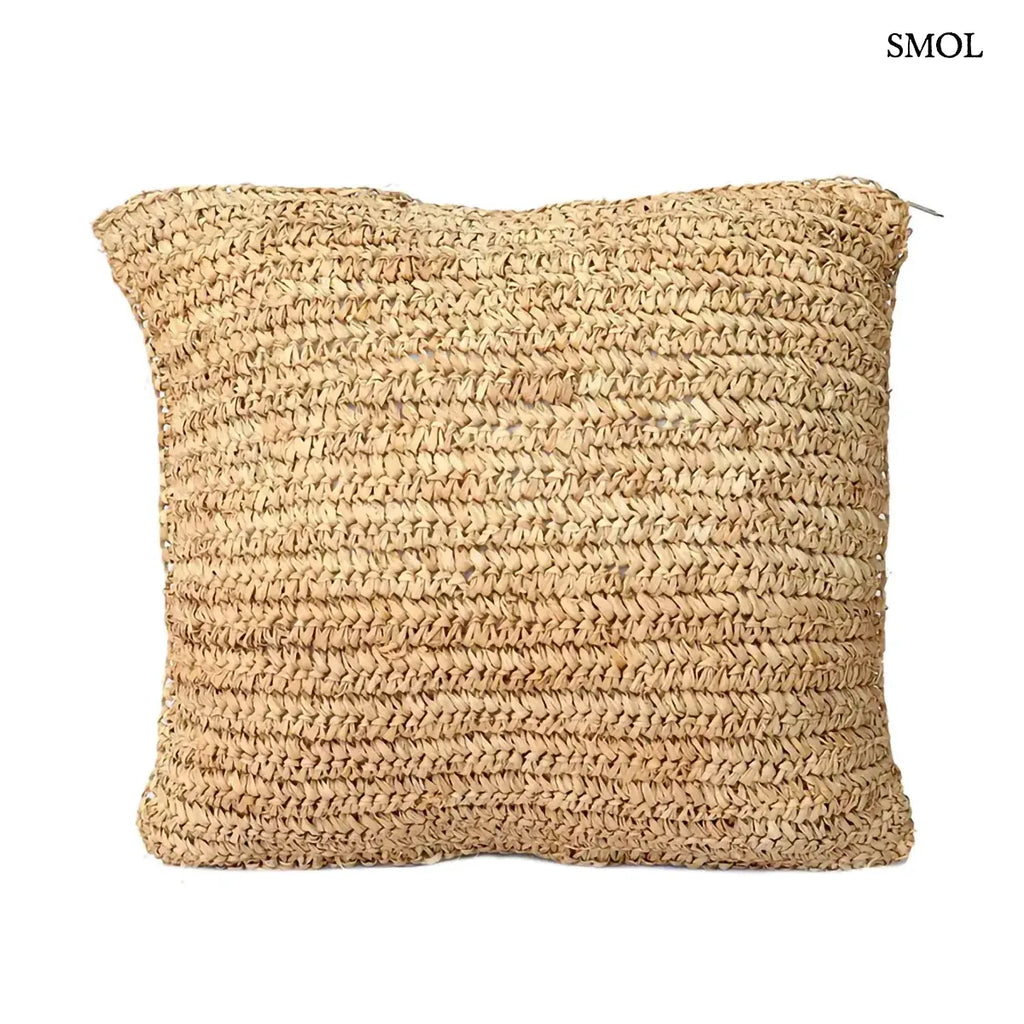 Horgolt natúr raffia díszpárnahuzat, négyzetes, 40×40 cm, fehér háttérrel