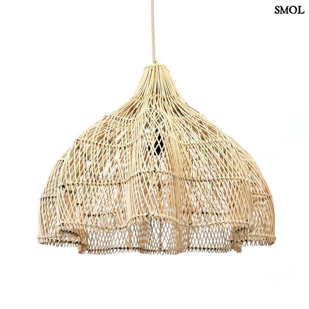 Rattan Függőlámpa -natúr, M | WHIPPED | SMOL - fehér háttérrel, felfüggesztve