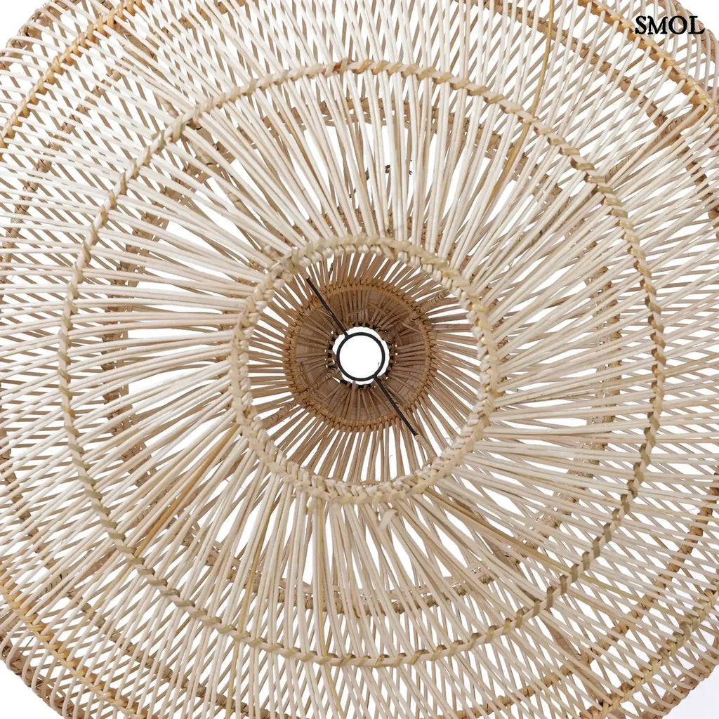 Natúr rattan függőlámpaernyő, csepp alakú, kézzel szőtt, organikus kiegészítő alulról