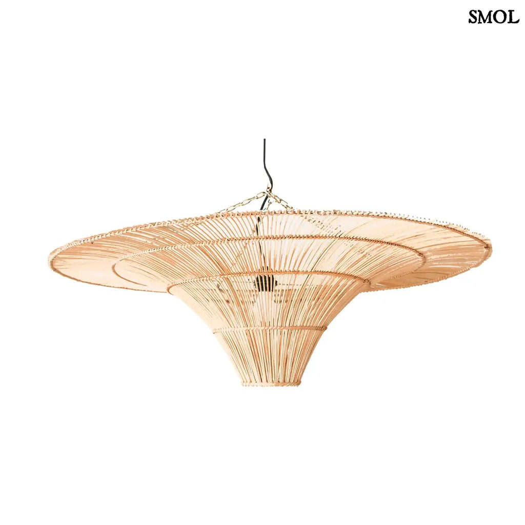 Rattan függőlámpaernyő The Sky, XL méret, natúr, óriás kupola forma fehér háttérrel