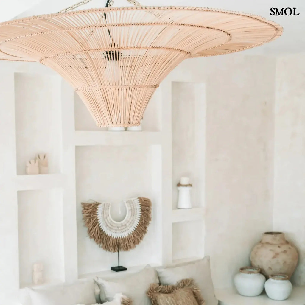 Rattan függőlámpaernyő The Sky, XL méret, natúr, óriás kupola forma nappaliban