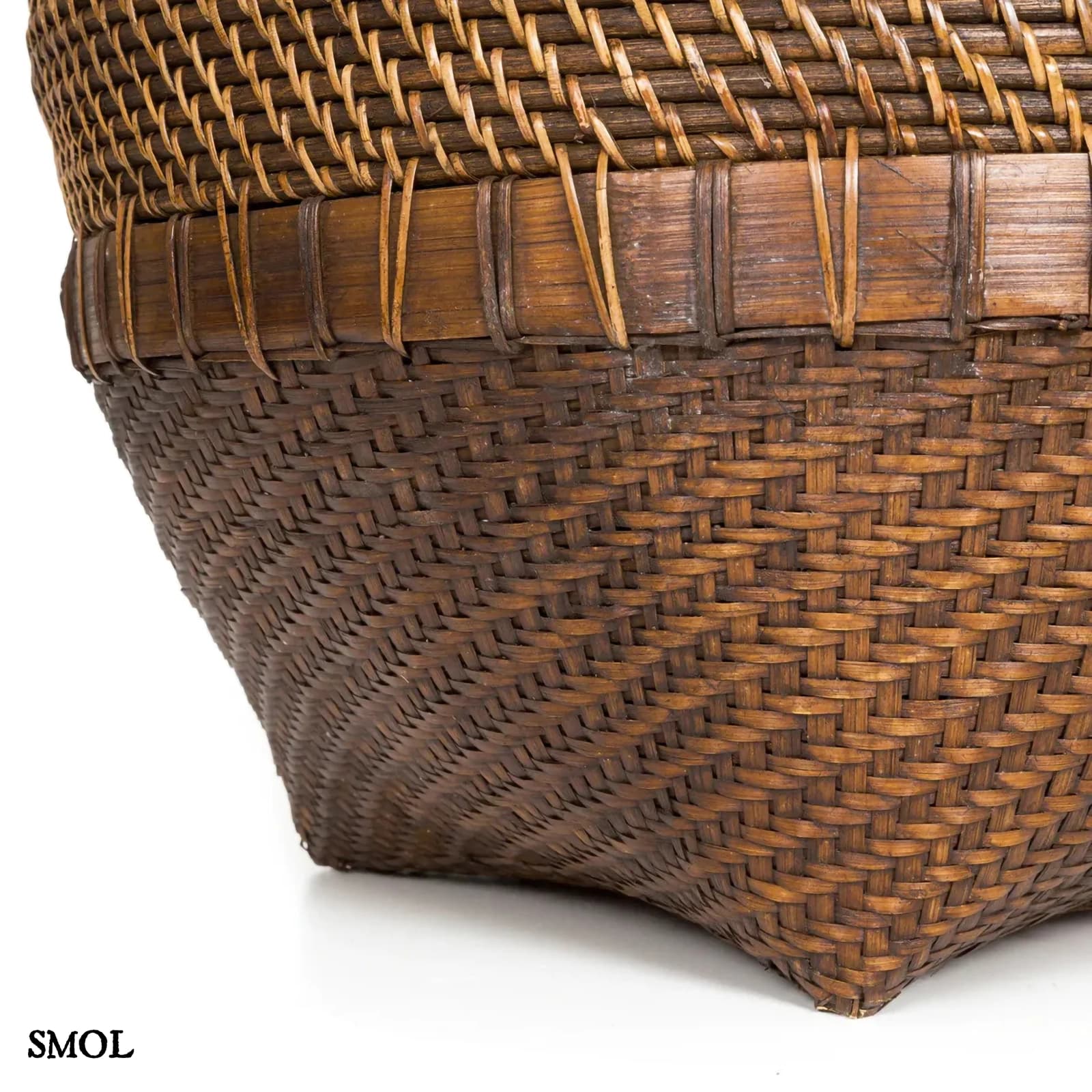 Rattan Tárolókosár fedéllel, 90 cm | COLONIAL LAUNDRY | SMOL - alsó rész nagyítva