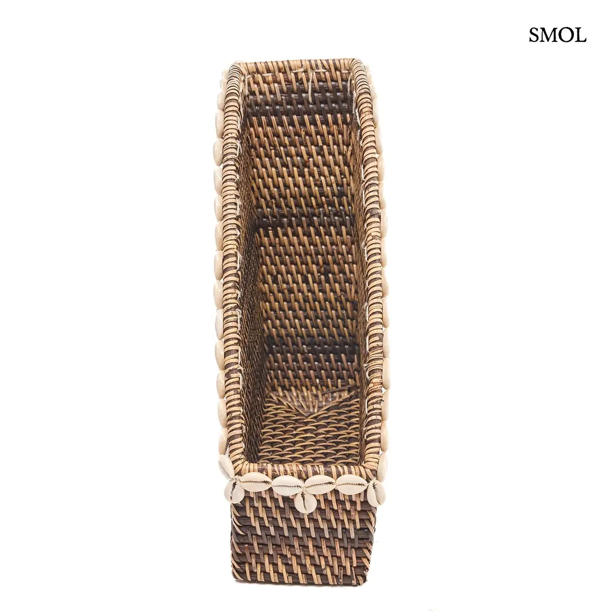  Natúr barna rattan asztali rendező fehér kagylós szegéllyel, 27×30 cm, szemből