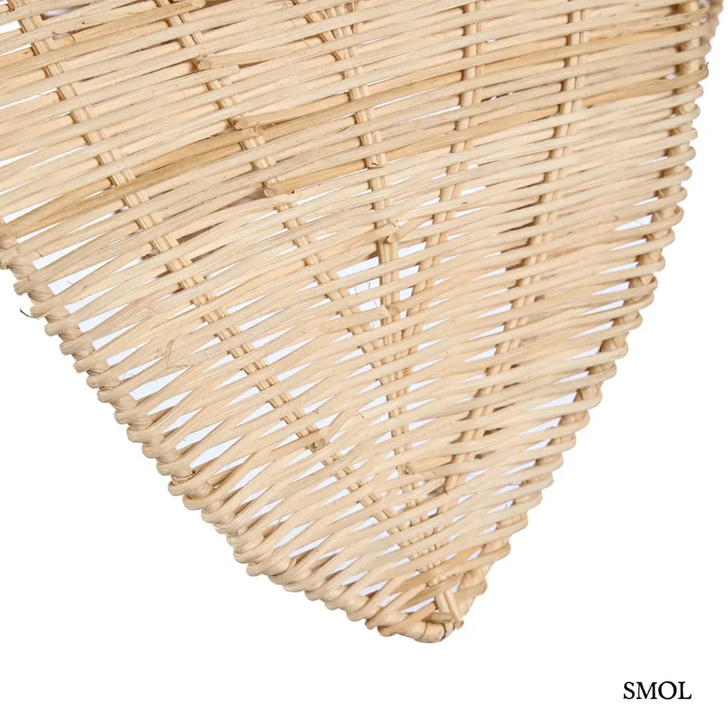 Lótusz virág formájú natúr rattan függőlámpabúra virágszirmokkal, 54×40 cm, szirom nagyítva