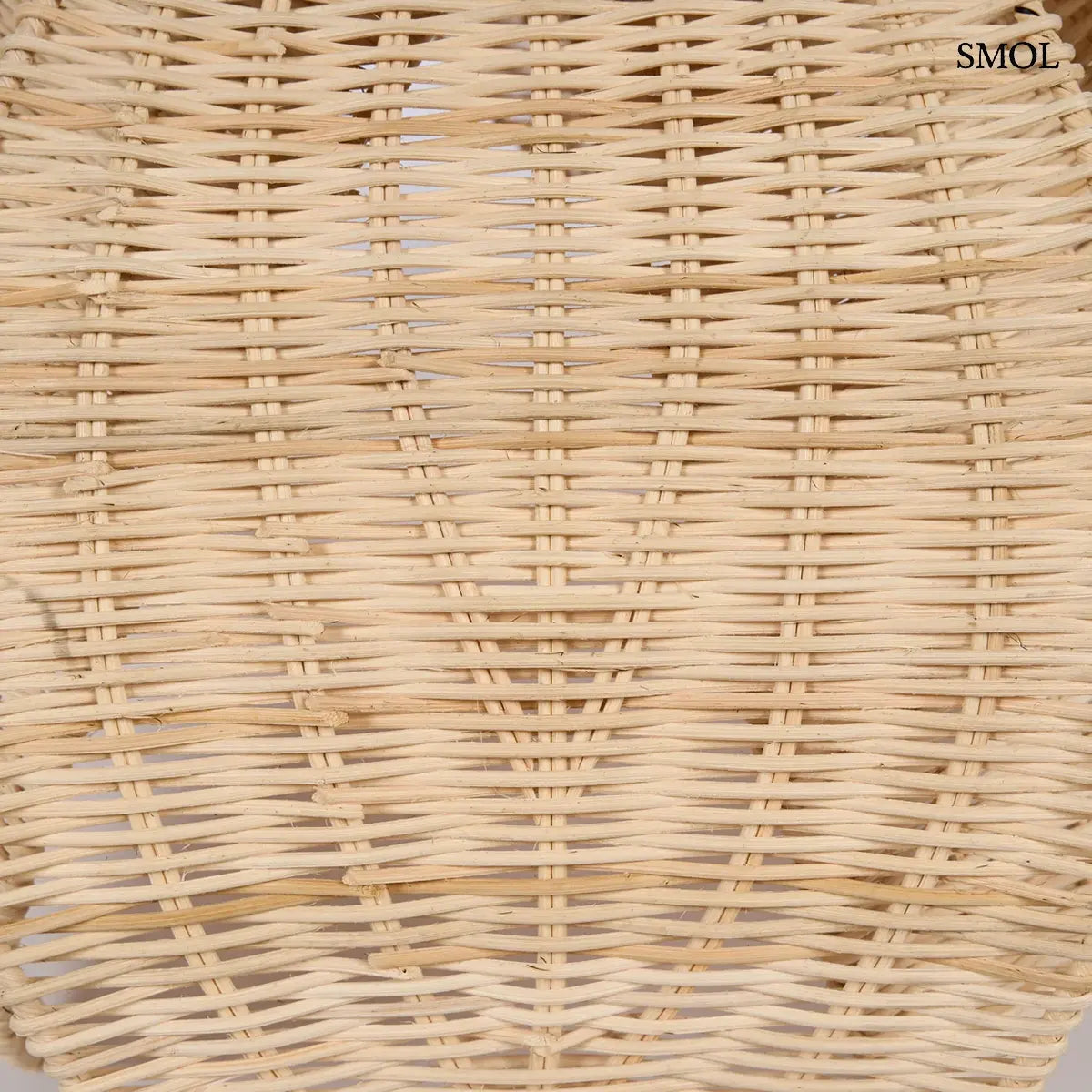 Lótusz virág formájú natúr rattan függőlámpabúra virágszirmokkal, 54×40 cm, oldalról