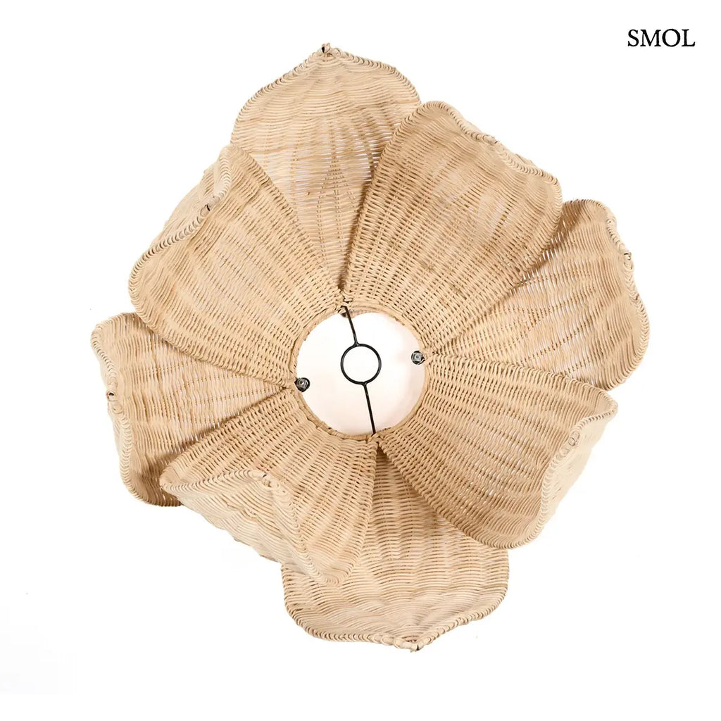 Lótusz virág formájú natúr rattan függőlámpabúra virágszirmokkal, 54×40 cm, alulról