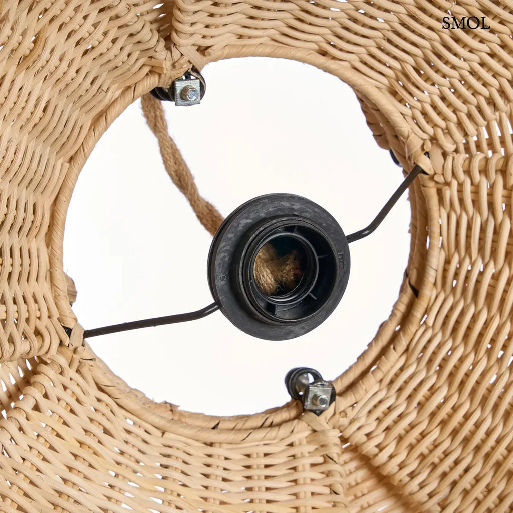 Lótusz virág formájú natúr rattan függőlámpabúra virágszirmokkal, 54×40 cm, belülről nagyítva