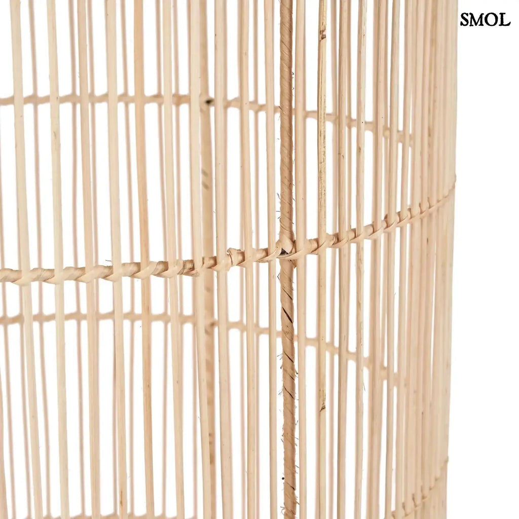 rattan függőlámpaernyő természetes rattanból, henger alakú kialakítással oldalról