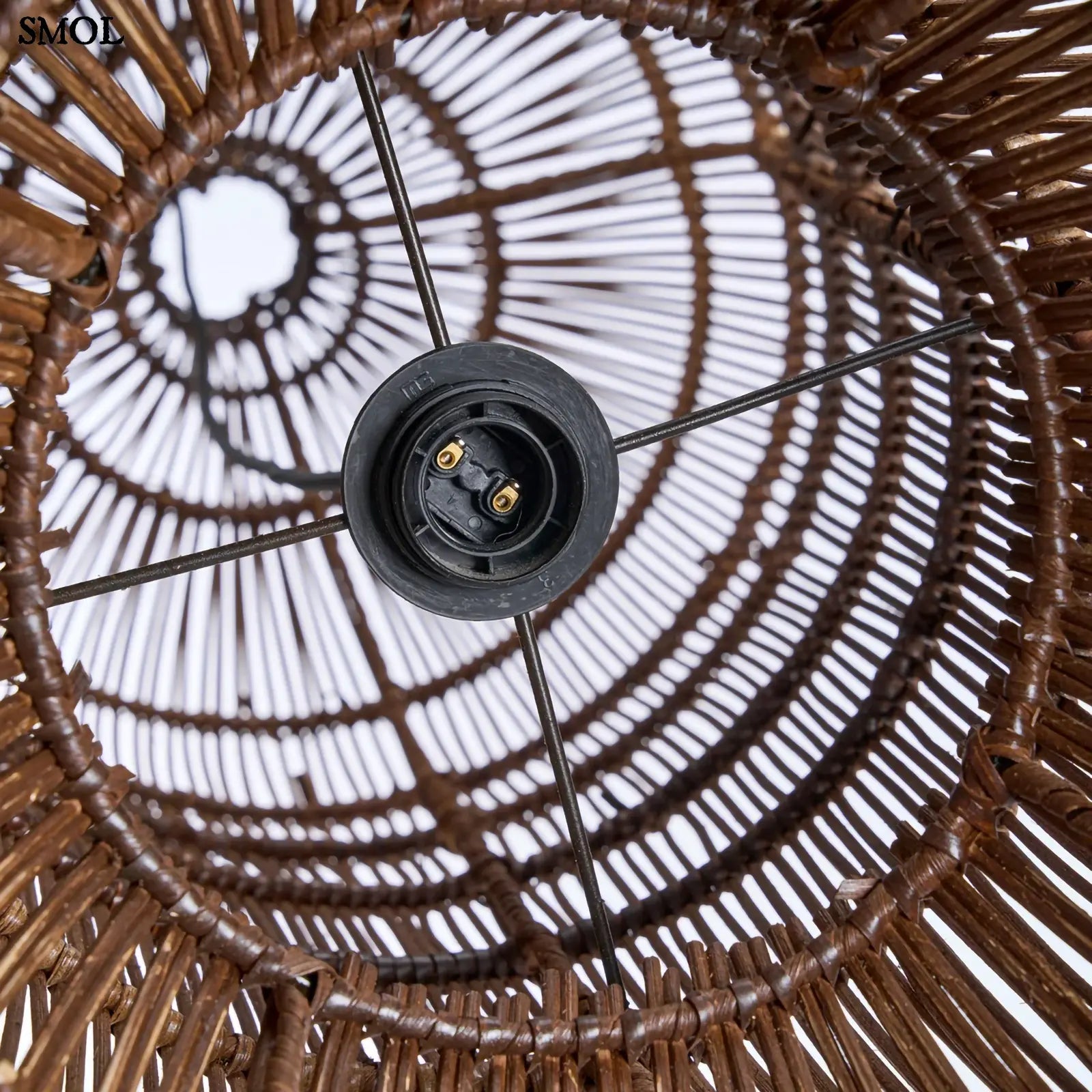 Rattan függőlámpaernyő Tower XL, sötét dió, kézzel szőtt, alulról nagyítva