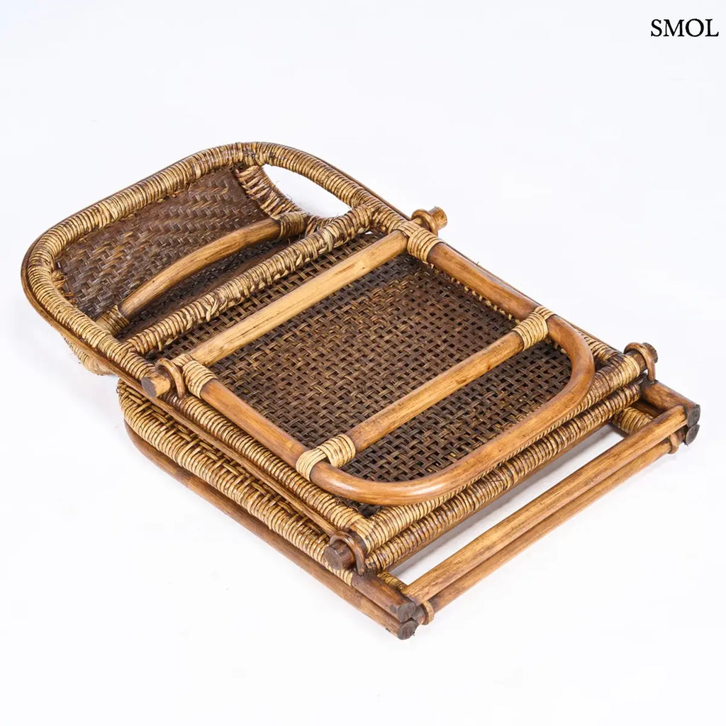 Ergonomikus kialakítású sötét dió rattan pihenőfotel, összehajtva