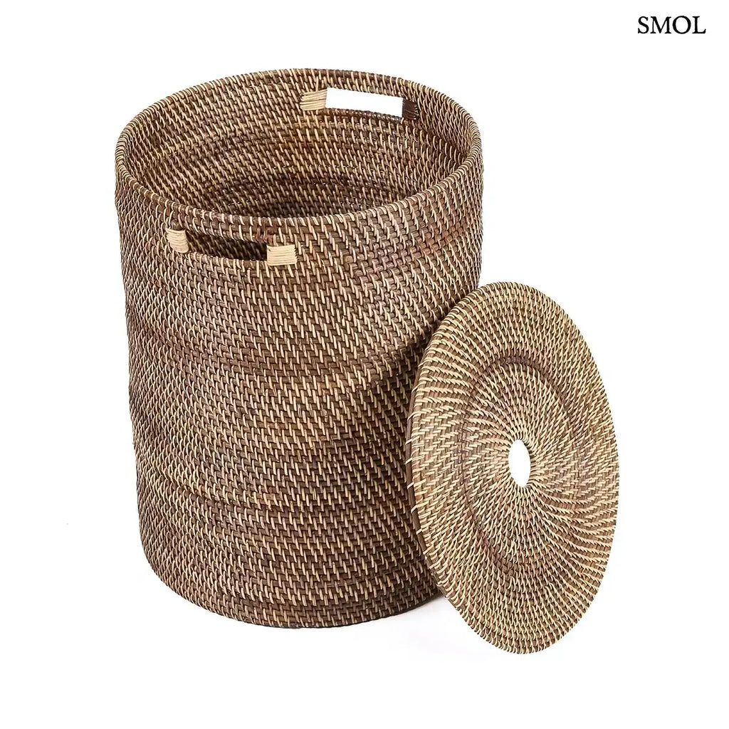 LAUNDRILLA barna, kézzel font, fedeles, fogantyús rattan szennyeskosár, félretett fedéllel