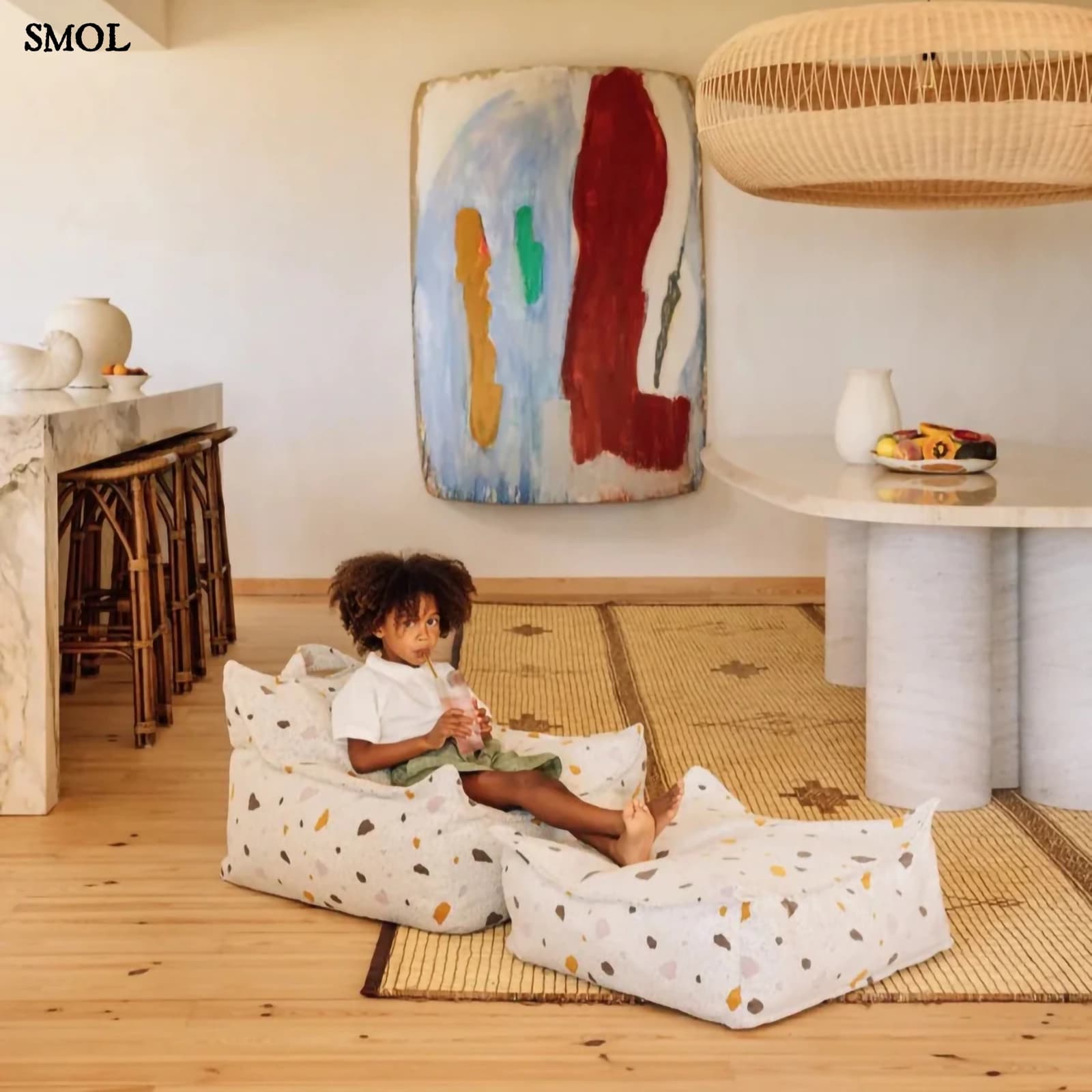 Szögletes Gyerek Babzsákfotel és Puff Szett | TERRAZZO MARBLE | SMOL -  ivó gyerekkel