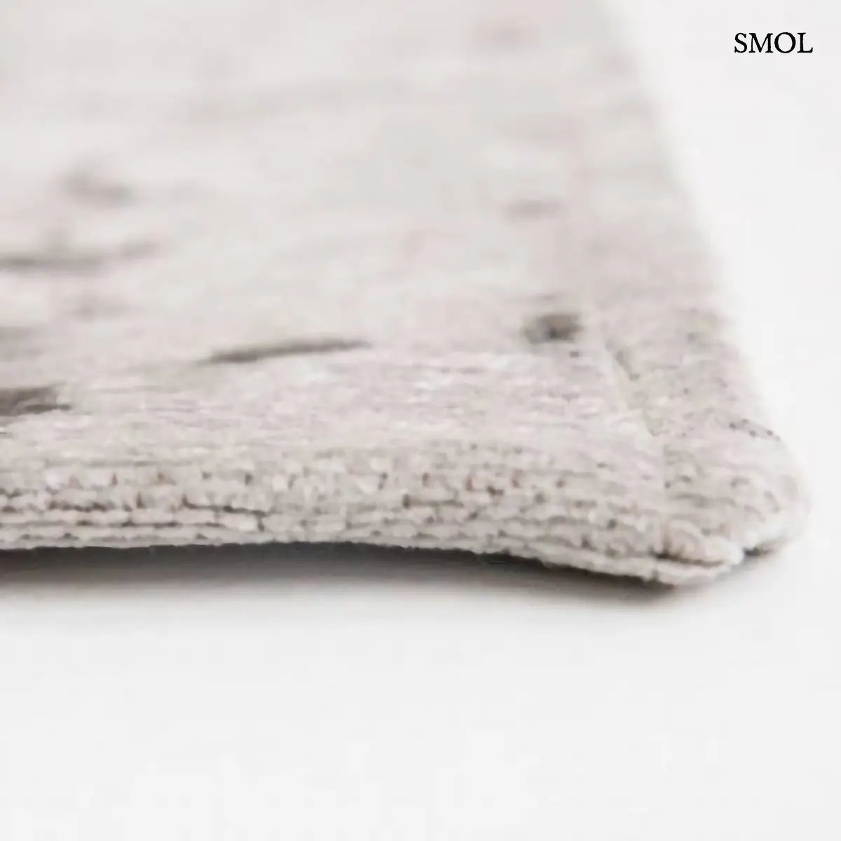 ECO RUG CONCRETE JUNGLE szürke absztrakt mintás szőnyeg, szegély nagyítva